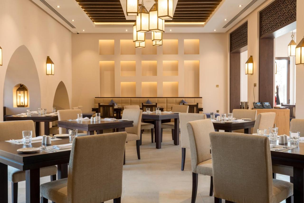 מלון Margham Al Badayer Retreat By Sharjah Collection מראה חיצוני תמונה The restaurant at the Ritz-Carlton, Bahrain