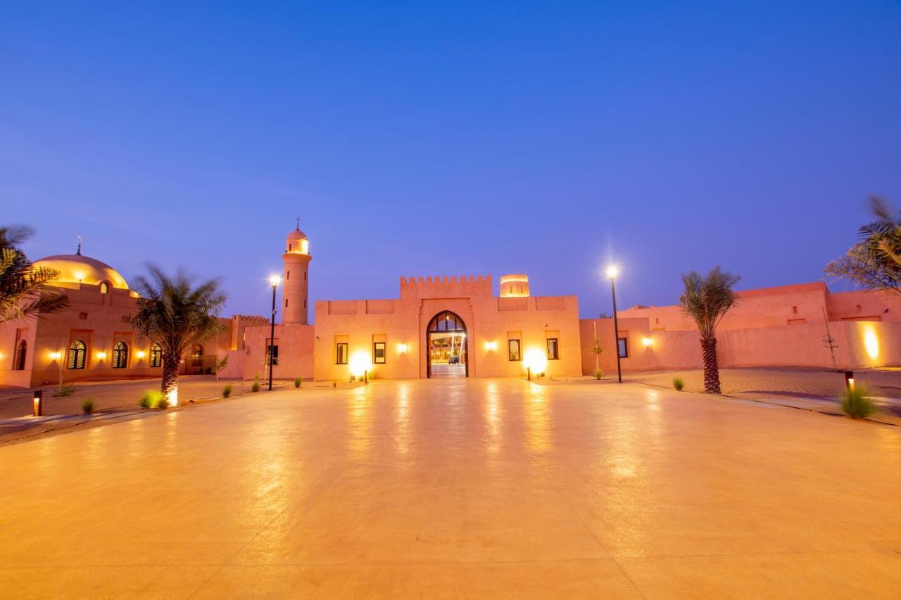 מלון Margham Al Badayer Retreat By Sharjah Collection מראה חיצוני תמונה The main entrance of the hotel